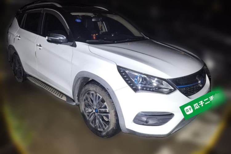 Used BYD Song New Energy 2017 Song DM 1.5TID All-Wheel Drive Luxury Model Front Right 45 Deg