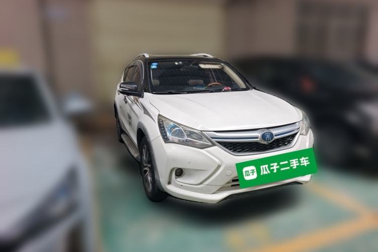 Used BYD Song New Energy 2017 Song DM 1.5TID All-Wheel Drive Luxury Model Front Right 45 Deg