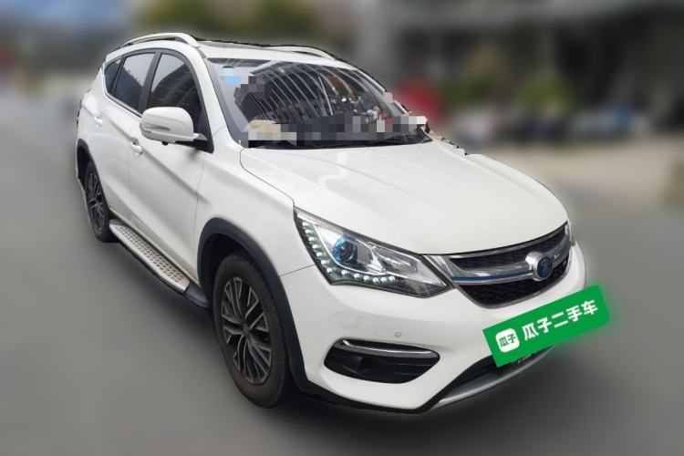 Used BYD Song New Energy 2017 Song DM 1.5TID All-Wheel Drive Luxury Model Front Right 45 Deg