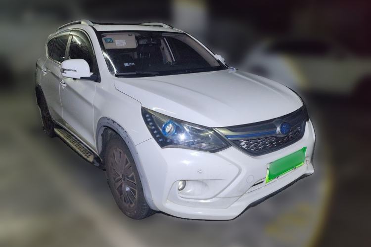 Used BYD Song New Energy 2017 Song DM 1.5TID All-Wheel Drive Prestige Model Front Right 45 Deg