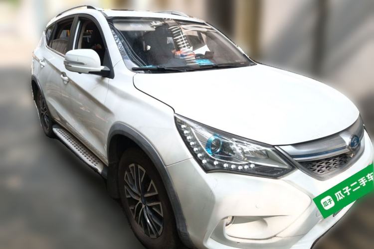 Used BYD Song New Energy 2017 Song DM 1.5TID All-Wheel Drive Prestige Model Front Right 45 Deg