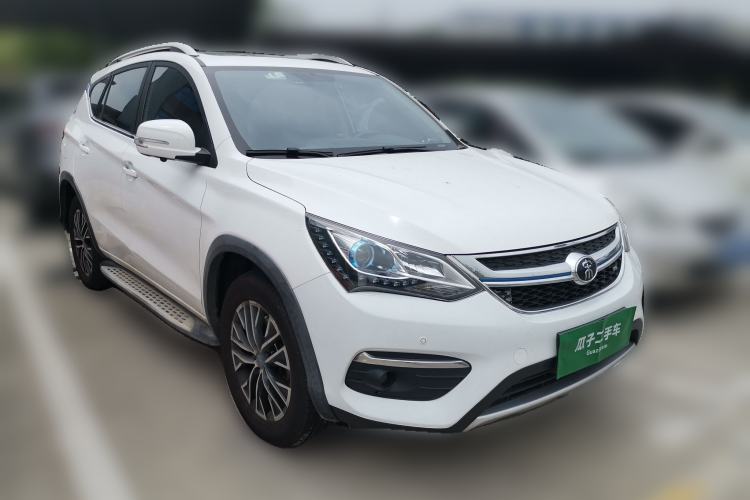 Used BYD Song New Energy 2017 Song DM 1.5TID All-Wheel Drive Luxury Model Front Right 45 Deg