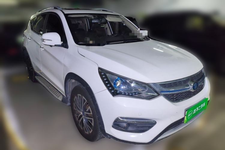 Used BYD Song New Energy 2017 Song DM 1.5TID All-Wheel Drive Luxury Model Front Right 45 Deg