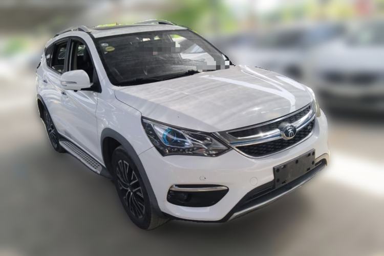 Used BYD Song New Energy 2017 Song DM 1.5TID All-Wheel Drive Prestige Model Front Right 45 Deg