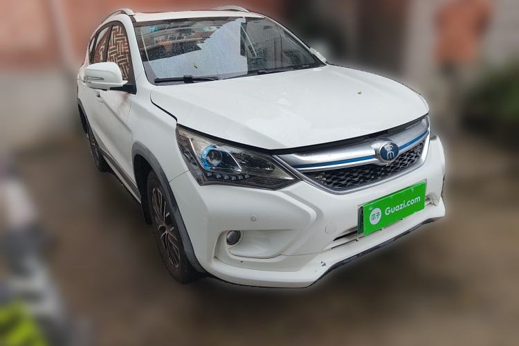 Used BYD Song New Energy 2017 Song EV300 Prestige Model Front Right 45 Deg