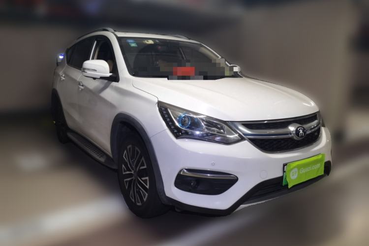Used BYD Song New Energy 2017 Song DM 1.5TID All-Wheel Drive Luxury Model Front Right 45 Deg
