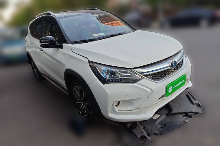 Used BYD Song New Energy 2017 Song EV300 Prestige Model Front Right 45 Deg