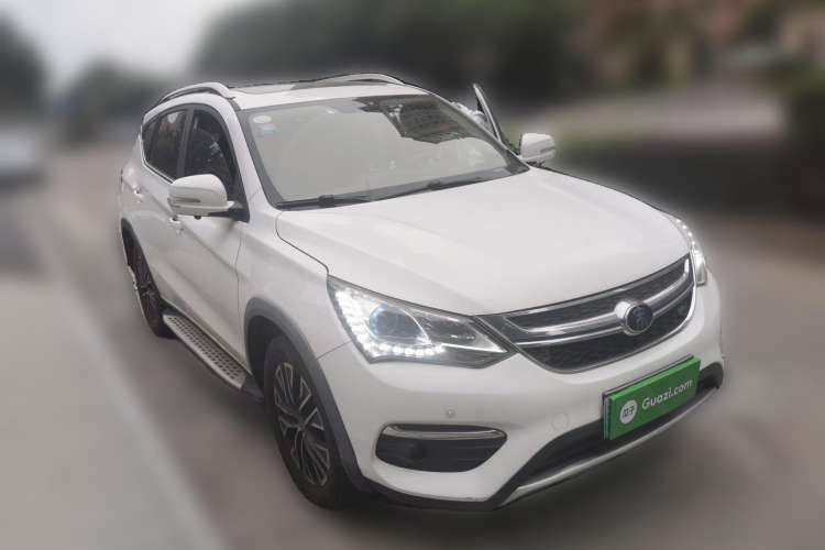Used BYD Song New Energy 2017 Song DM 1.5TID All-Wheel Drive Prestige Model Front Right 45 Deg