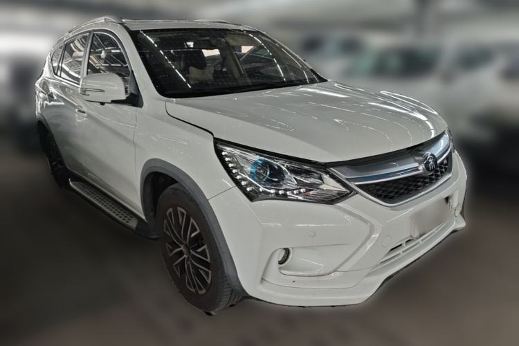 Used BYD Song New Energy 2017 Song DM 1.5TID All-Wheel Drive Luxury Model Front Right 45 Deg