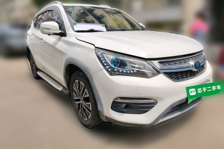Used BYD Song New Energy 2017 Song DM 1.5TID All-Wheel Drive Luxury Model Front Right 45 Deg