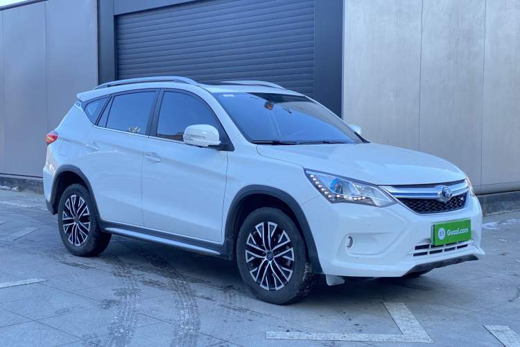 Used BYD Song New Energy 2017 Song EV300 Prestige Model Front Right 45 Deg