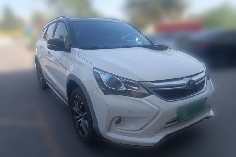 Used BYD Song New Energy 2017 Song EV300 Prestige Model Front Right 45 Deg