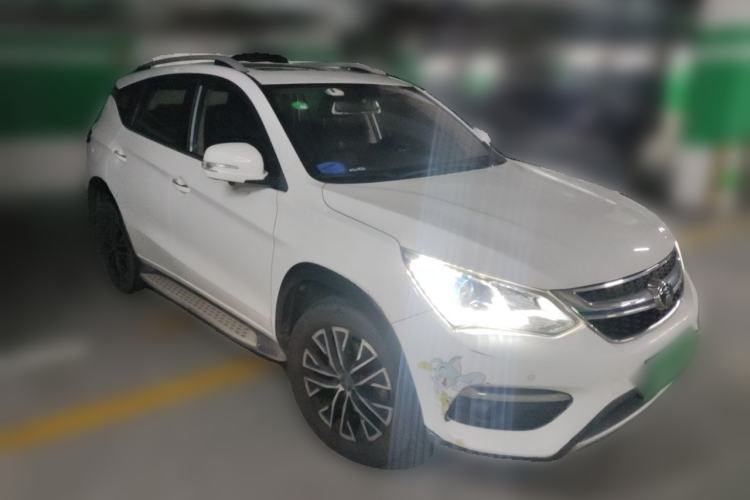Used BYD Song New Energy 2017 Song DM 1.5TID All-Wheel Drive Luxury Model Front Right 45 Deg