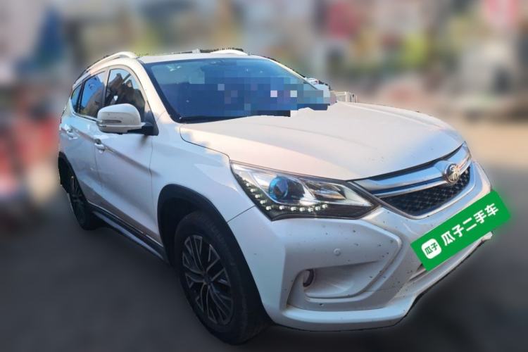 Used BYD Song New Energy 2017 Song EV300 Prestige Model Front Right 45 Deg