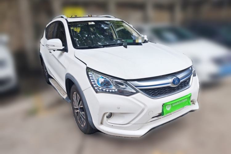 Used BYD Song New Energy 2017 Song DM 1.5TID All-Wheel Drive Luxury Model Front Right 45 Deg