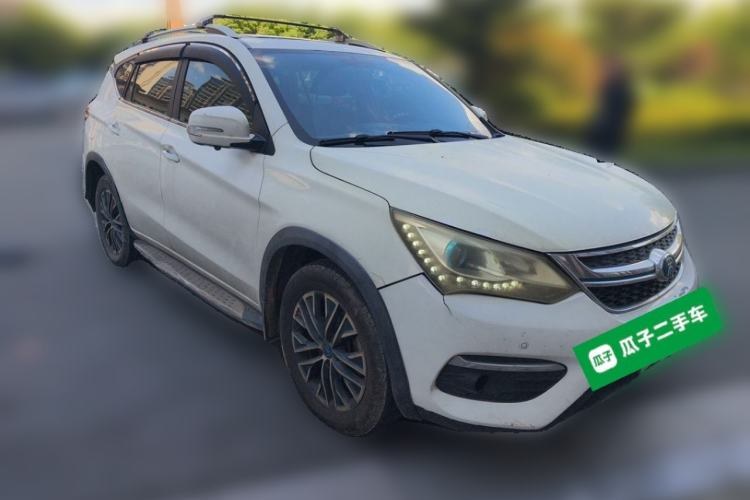 Used BYD Song New Energy 2017 Song DM 1.5TID All-Wheel Drive Luxury Model Front Right 45 Deg