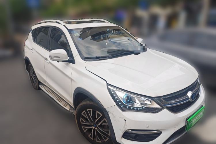 Used BYD Song New Energy 2017 Song DM 1.5TID All-Wheel Drive Luxury Model Front Right 45 Deg