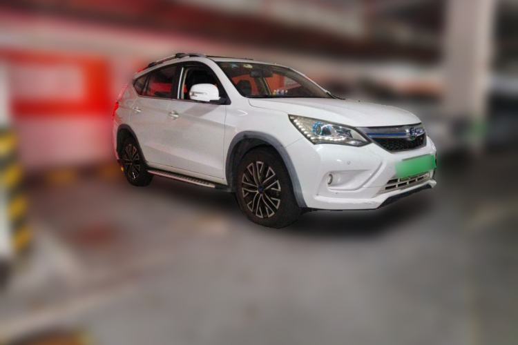 Used BYD Song New Energy 2017 Song DM 1.5TID All-Wheel Drive Luxury Model Front Right 45 Deg