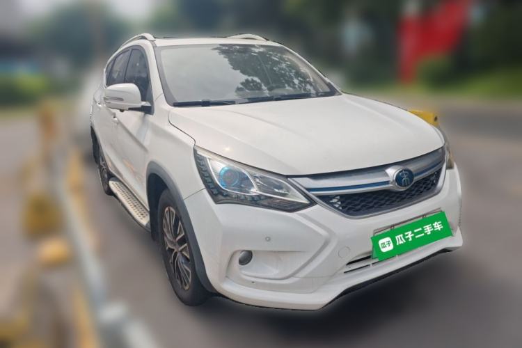 Used BYD Song New Energy 2017 Song DM 1.5TID All-Wheel Drive Luxury Model Front Right 45 Deg