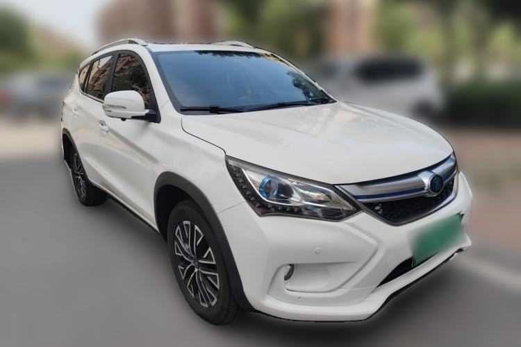 Used BYD Song New Energy 2017 Song DM 1.5TID All-Wheel Drive Prestige Model Front Right 45 Deg