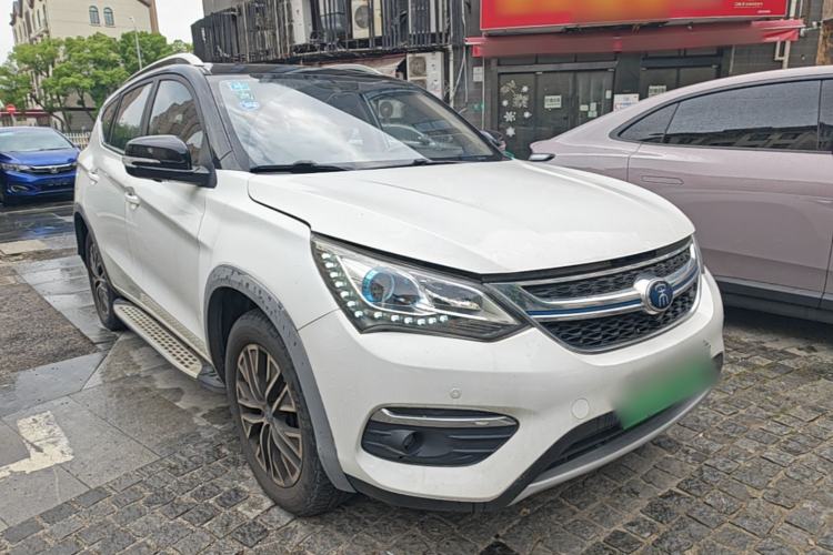 Used BYD Song New Energy 2017 Song DM 1.5TID All-Wheel Drive Luxury Model Front Right 45 Deg