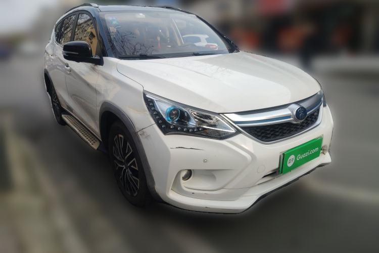Used BYD Song New Energy 2017 Song DM 1.5TID All-Wheel Drive Luxury Model Front Right 45 Deg