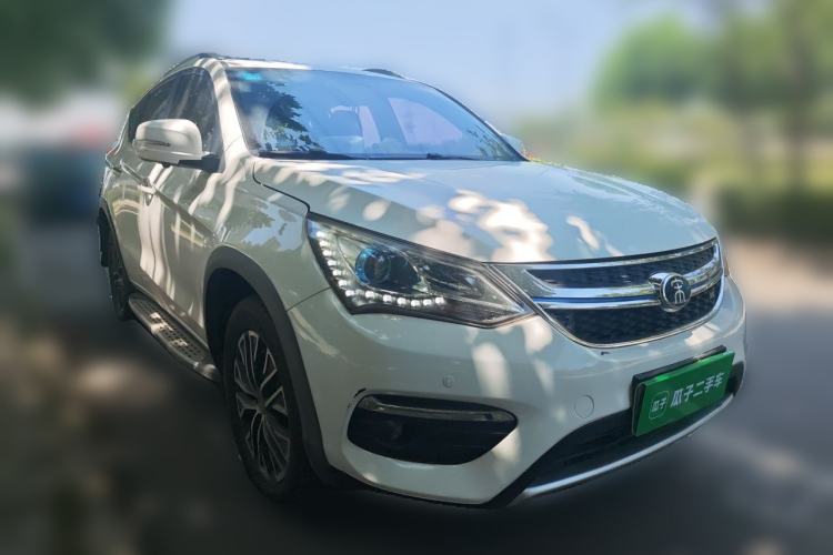 Used BYD Song New Energy 2017 Song DM 1.5TID All-Wheel Drive Luxury Model Front Right 45 Deg
