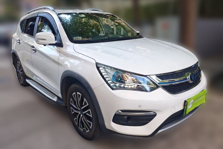 Used BYD Song New Energy 2017 Song DM 1.5TID All-Wheel Drive Luxury Model Front Right 45 Deg