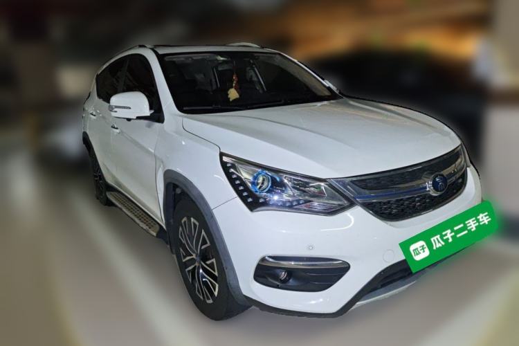 Used BYD Song New Energy 2017 Song DM 1.5TID All-Wheel Drive Prestige Model Front Right 45 Deg