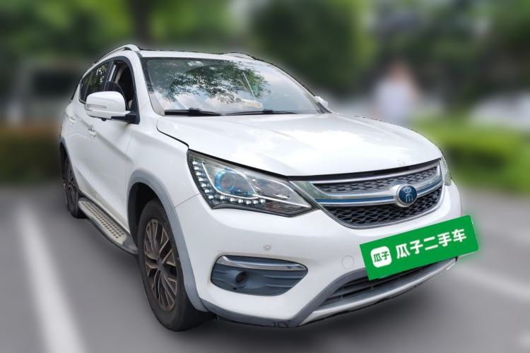 Used BYD Song New Energy 2017 Song DM 1.5TID All-Wheel Drive Luxury Model Front Right 45 Deg