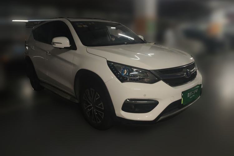 Used BYD Song New Energy 2017 Song DM 1.5TID All-Wheel Drive Luxury Model Front Right 45 Deg