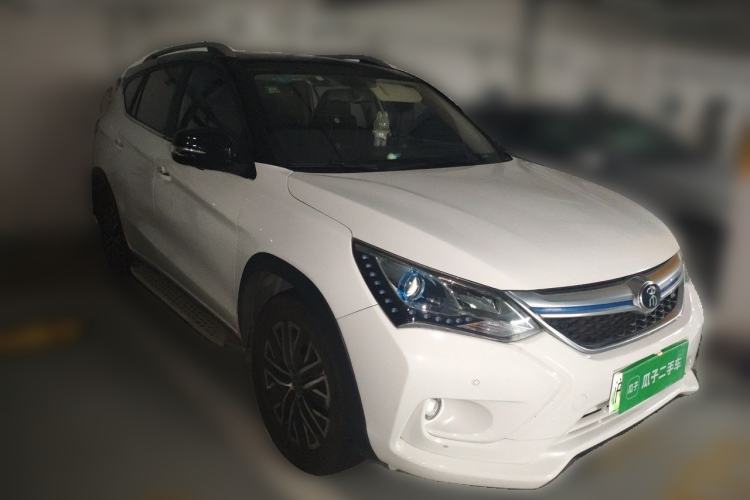 Used BYD Song New Energy 2017 Song DM 1.5TID All-Wheel Drive Luxury Model Front Right 45 Deg
