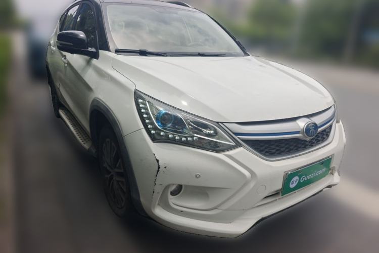 Used BYD Song New Energy 2017 Song DM 1.5TID All-Wheel Drive Luxury Model Front Right 45 Deg