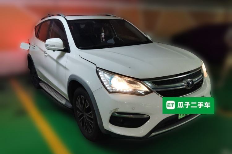 Used BYD Song New Energy 2017 Song DM 1.5TID All-Wheel Drive Luxury Model Front Right 45 Deg