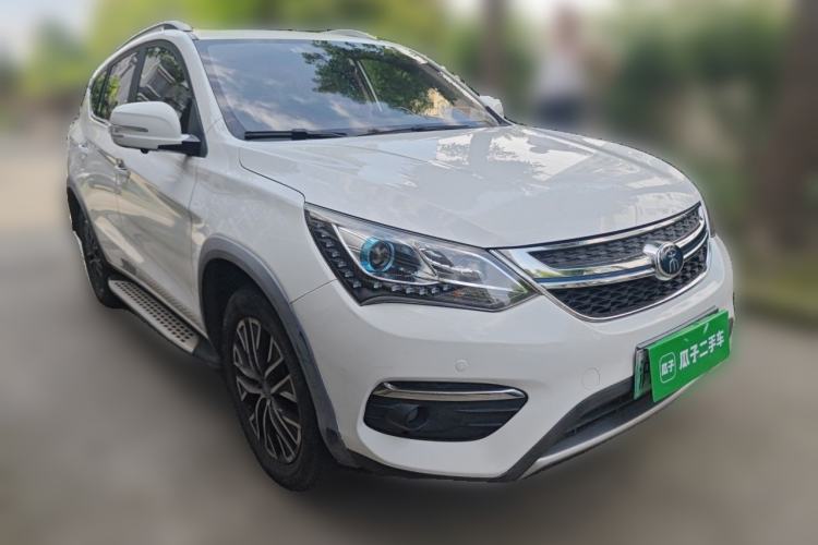 Used BYD Song New Energy 2017 Song DM 1.5TID All-Wheel Drive Luxury Model Front Right 45 Deg