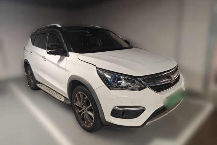 Used BYD Song New Energy 2017 Song DM 1.5TID All-Wheel Drive Luxury Model Front Right 45 Deg