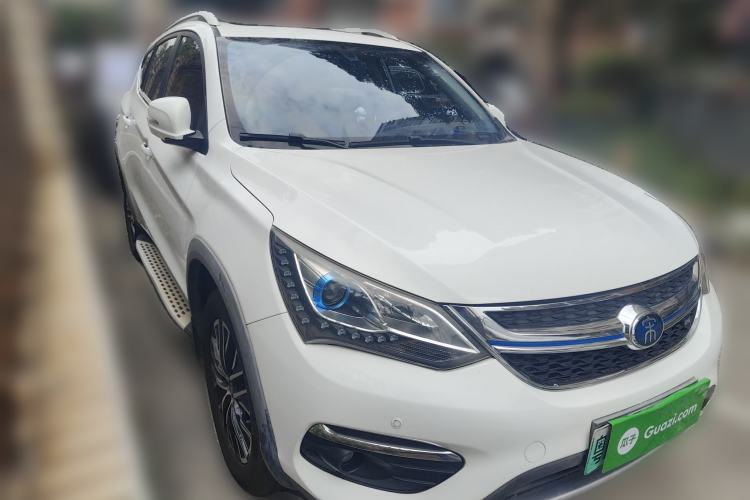 Used BYD Song New Energy 2017 Song DM 1.5TID All-Wheel Drive Luxury Model Front Right 45 Deg