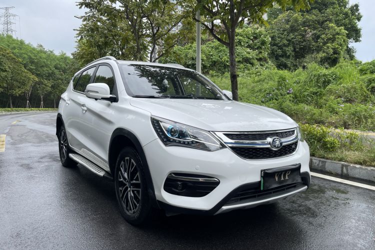 Used BYD Song New Energy 2017 Song DM 1.5TID All-Wheel Drive Luxury Model Front Right 45 Deg