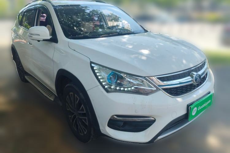 Used BYD Song New Energy 2017 Song DM 1.5TID All-Wheel Drive Luxury Model Front Right 45 Deg