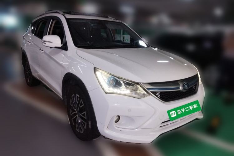 Used BYD Song New Energy 2017 Song DM 1.5TID All-Wheel Drive Prestige Model Front Right 45 Deg