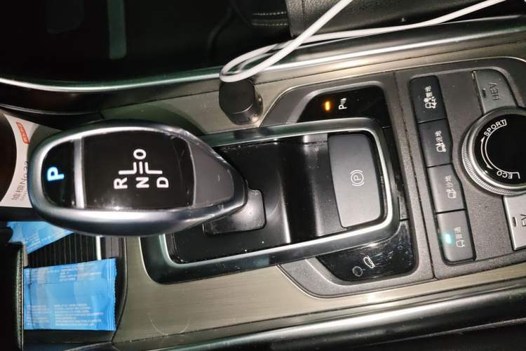 Used BYD Song New Energy 2017 Song DM 1.5TID All-Wheel Drive Luxury Model Gear Lever