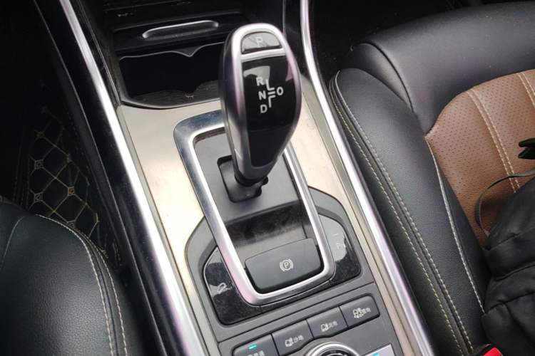 Used BYD Song New Energy 2017 Song DM 1.5TID All-Wheel Drive Luxury Model Gear Lever
