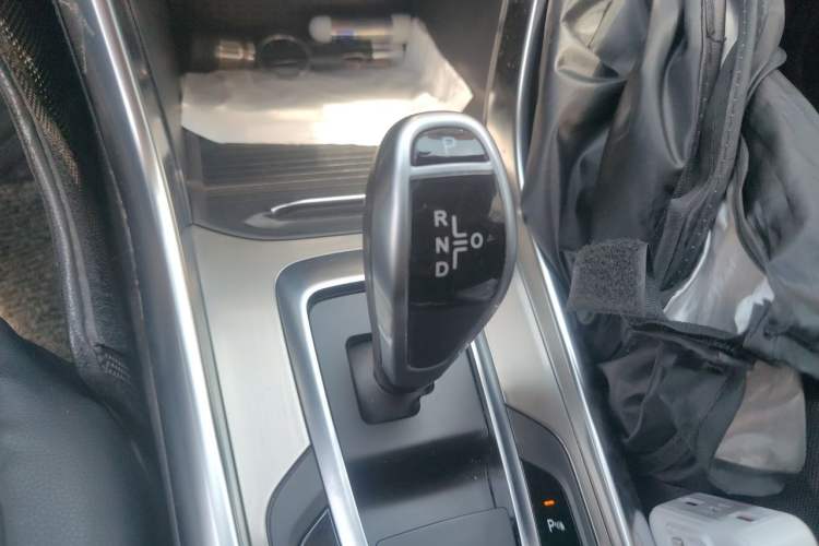 Used BYD Song New Energy 2017 Song DM 1.5TID All-Wheel Drive Prestige Model Gear Lever