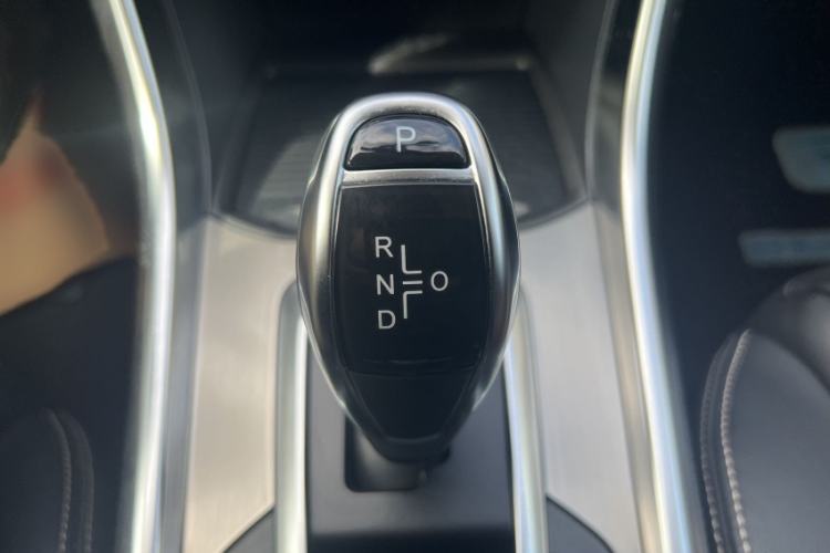 Used BYD Song New Energy 2017 Song DM 1.5TID All-Wheel Drive Luxury Model Gear Lever