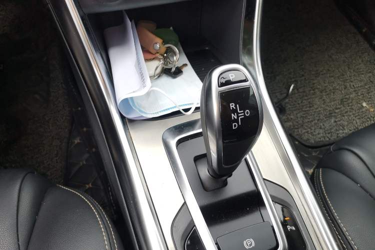 Used BYD Song New Energy 2017 Song DM 1.5TID All-Wheel Drive Luxury Model Gear Lever
