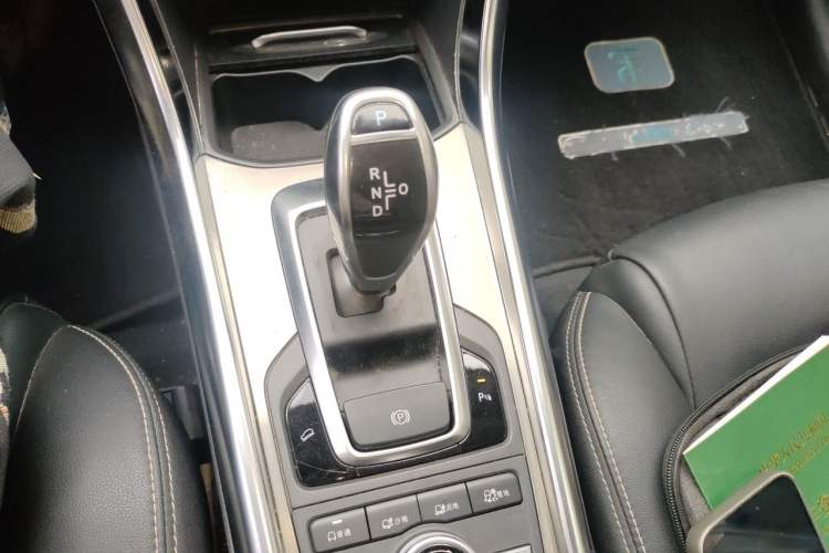 Used BYD Song New Energy 2017 Song DM 1.5TID All-Wheel Drive Luxury Model Gear Lever