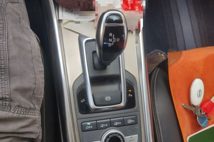 Used BYD Song New Energy 2017 Song DM 1.5TID All-Wheel Drive Luxury Model Gear Lever