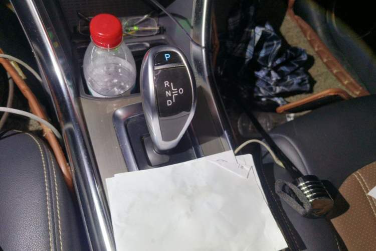 Used BYD Song New Energy 2017 Song DM 1.5TID All-Wheel Drive Luxury Model Gear Lever
