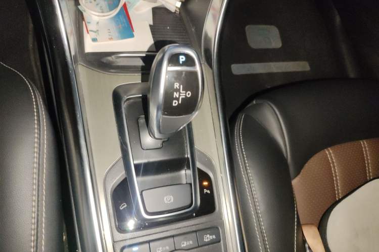 Used BYD Song New Energy 2017 Song DM 1.5TID All-Wheel Drive Luxury Model Gear Lever