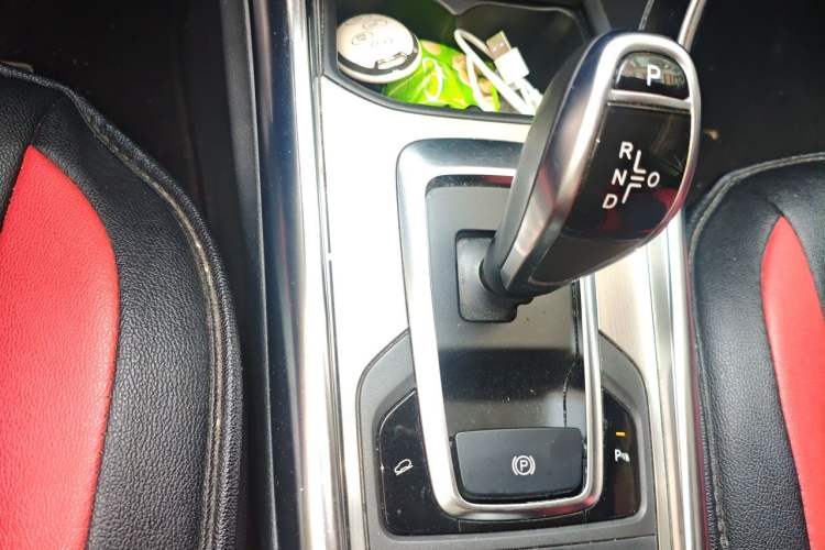 Used BYD Song New Energy 2017 Song DM 1.5TID All-Wheel Drive Luxury Model Gear Lever